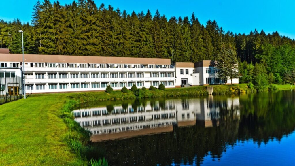 Hotel Luna u vody v přírodním prostředí na Vysočině